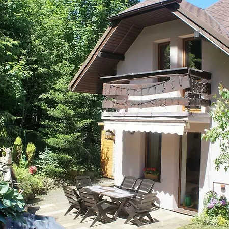 Dom Jaworowa Casa vacanze *